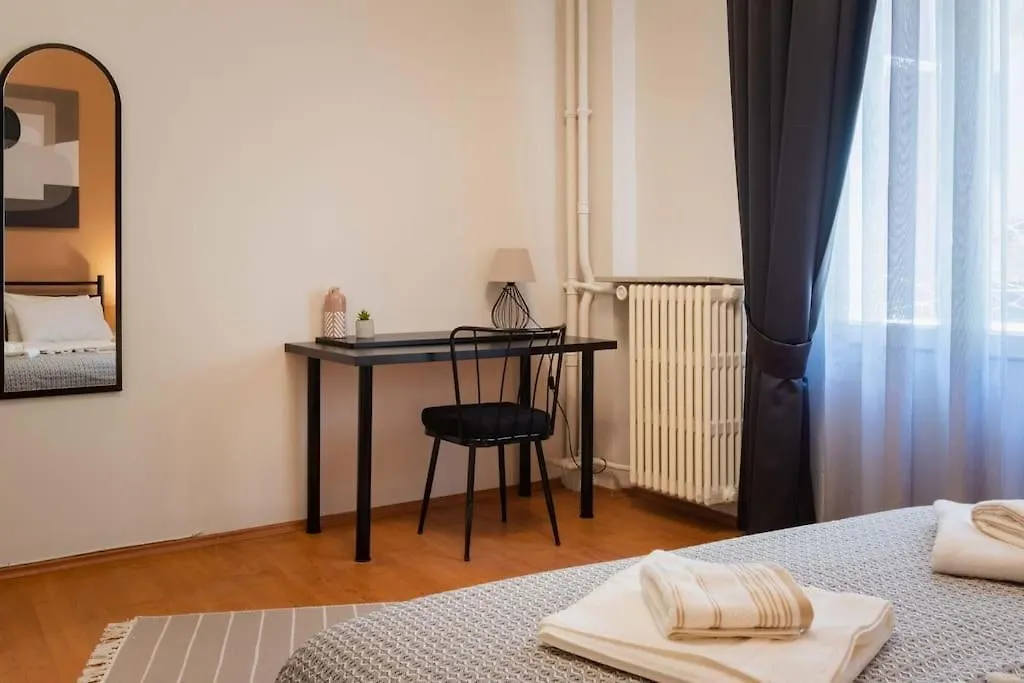 2Br Historical & Spacious Apt. In Heart Of Taksim Appartement Istanboel 0*,